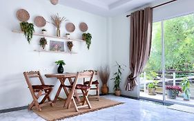 Sea Dreamer Beachfront Apartments