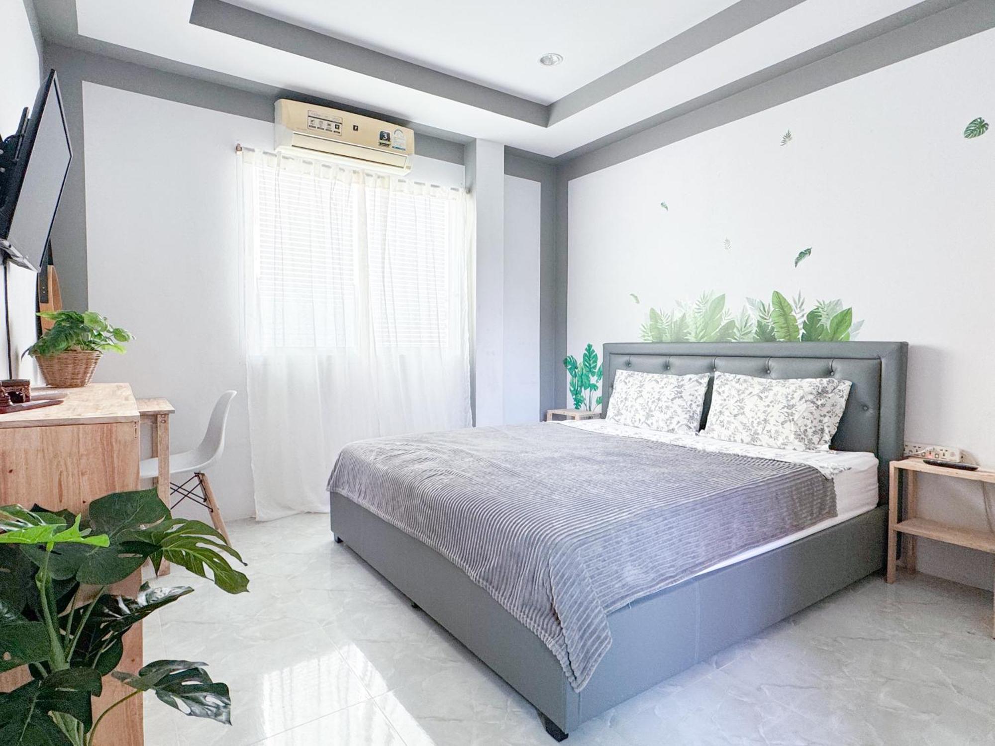 Sea Dreamer Beachfront Apartments Phuket ภายนอก รูปภาพ